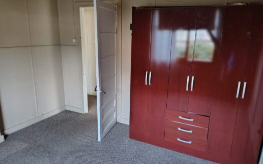 ARRIENDO Acogedora Casa Central en calle Rómulo Correa