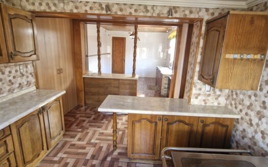 VENTA de Espectacular y amplia casa de dos pisos en calle Sarmiento esquina Armando Sanhueza